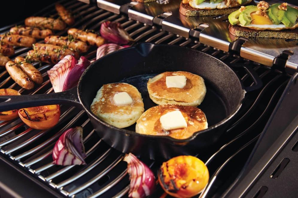 Napoleon Bbq RSE425RSIBPK1PHM Phantom Rogue SE 425 RSIB with Infrared Side and Rear Burner , Propane, Satin Black