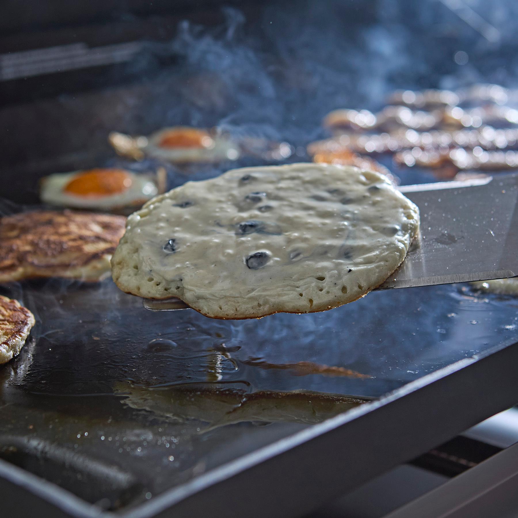 Weber 1501479 Slate® 28" Rust-Resistant Griddle (Natural Gas) - Black