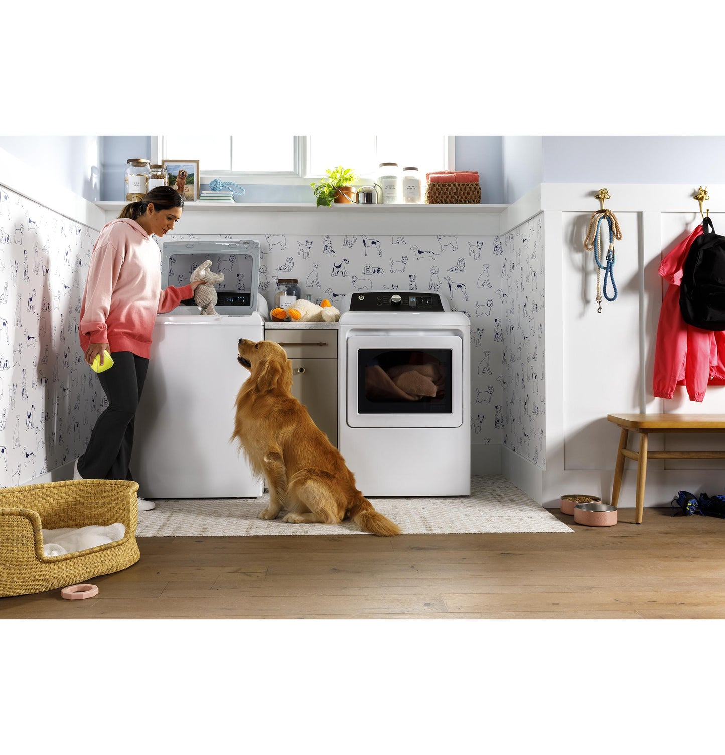 GTD58GBSVWS GE® 7.4 cu. ft. Capacity Gas Dryer with Up To 120 ft. Venting and Sensor Dry