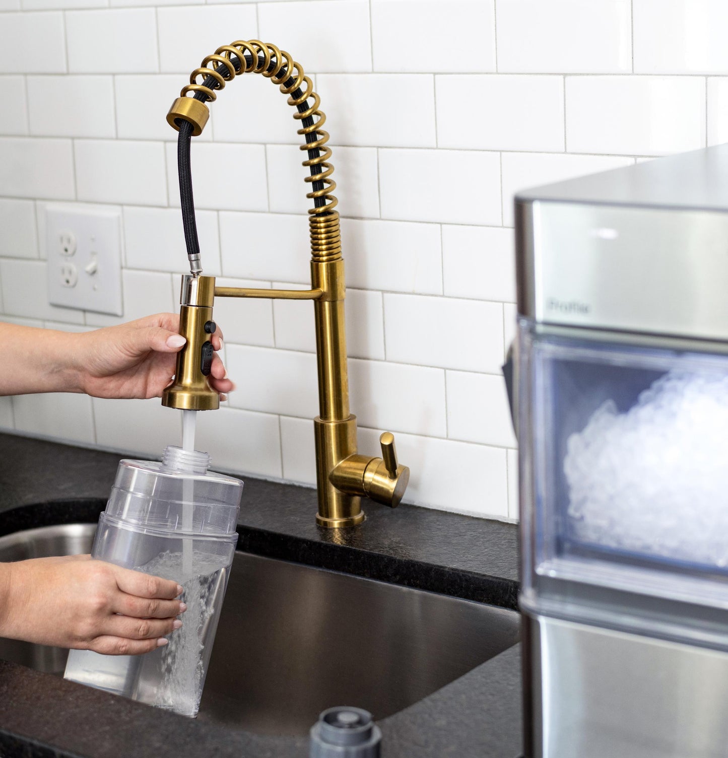 XPIO13SWSS GE Profile™ Opal™ 2.0 Ultra Nugget Ice Maker with Side Tank and Scale Inhibiting Filter