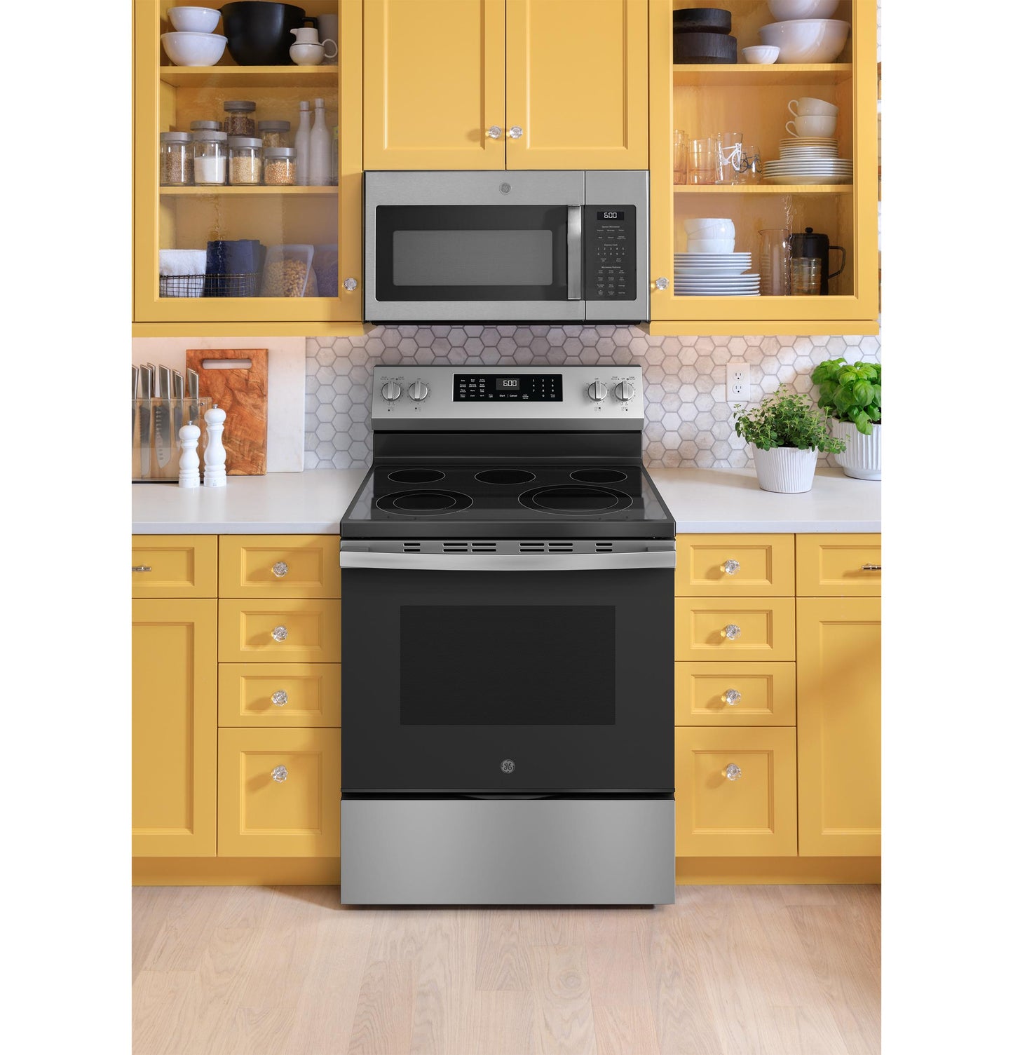 GRF600AVSS GE® ENERGY STAR® 30" Free-Standing Electric Convection Range with No Preheat Air Fry and EasyWash™ Oven Tray