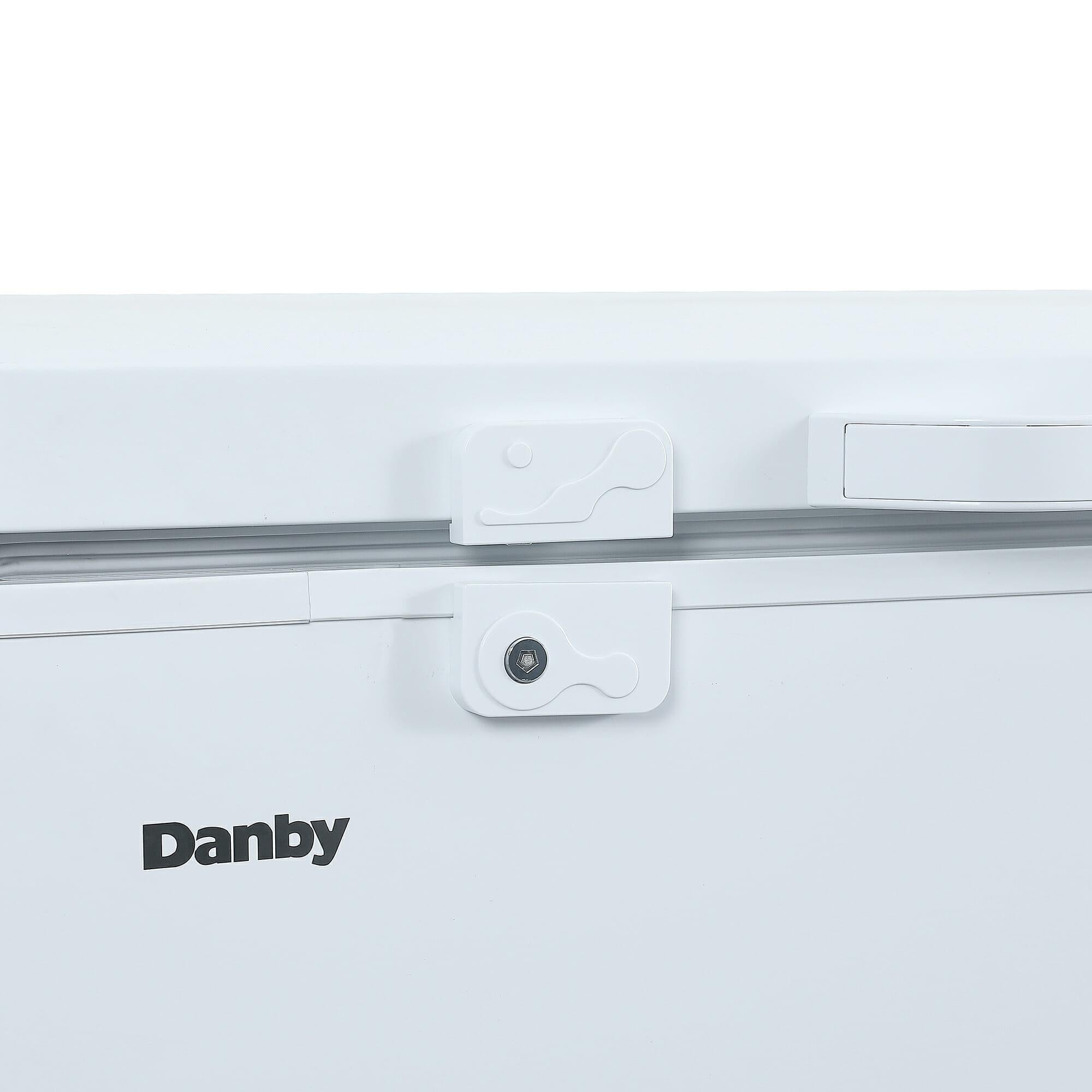 DCFM171A1WDB Danby 17.1 cu. ft. Chest Freezer 2 Door in White