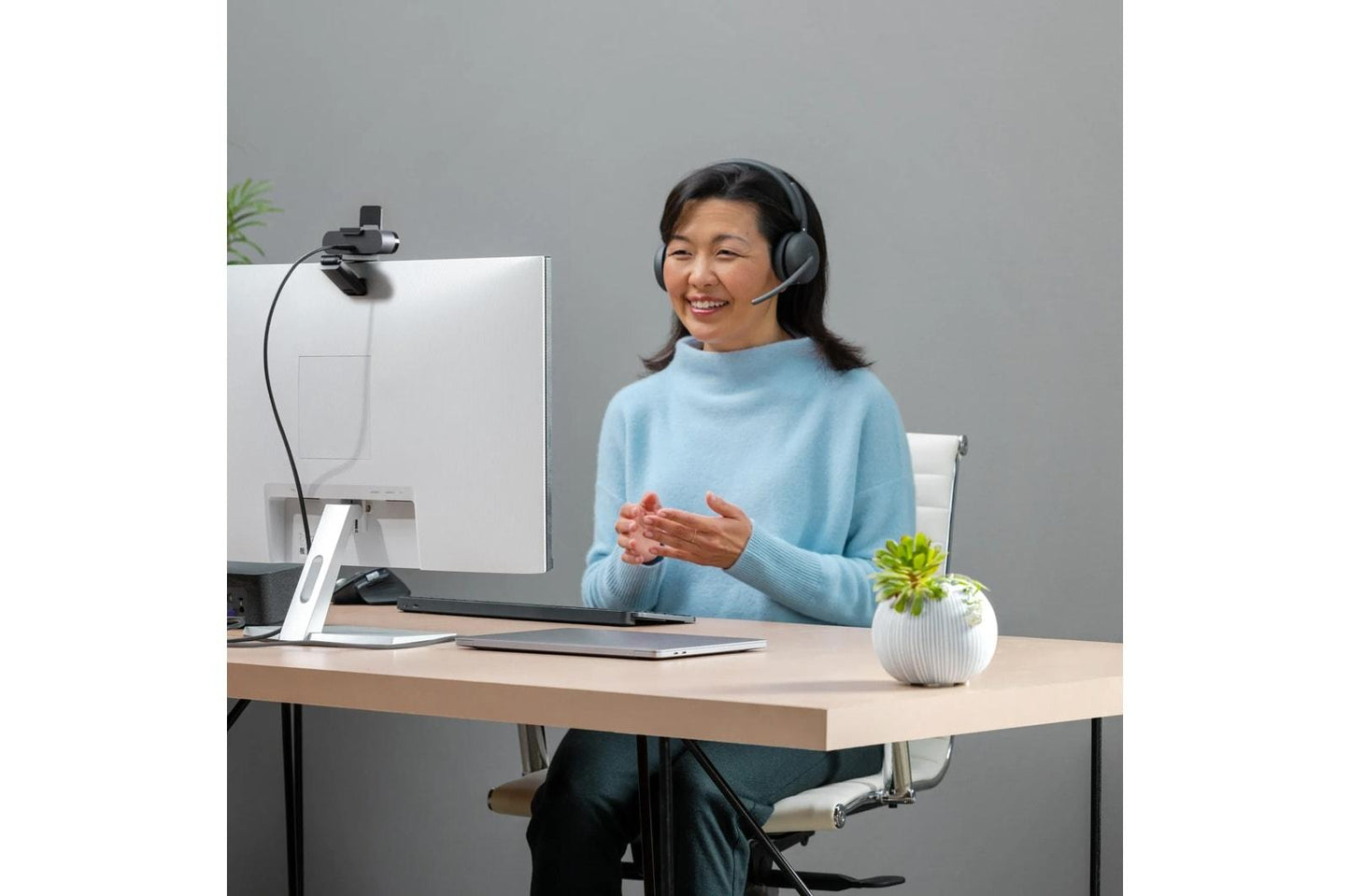 Lg 981001435 Logitech Zone Wireless 2 Noise Canceling Headset with Hybrid ANC, Native Bluetooth