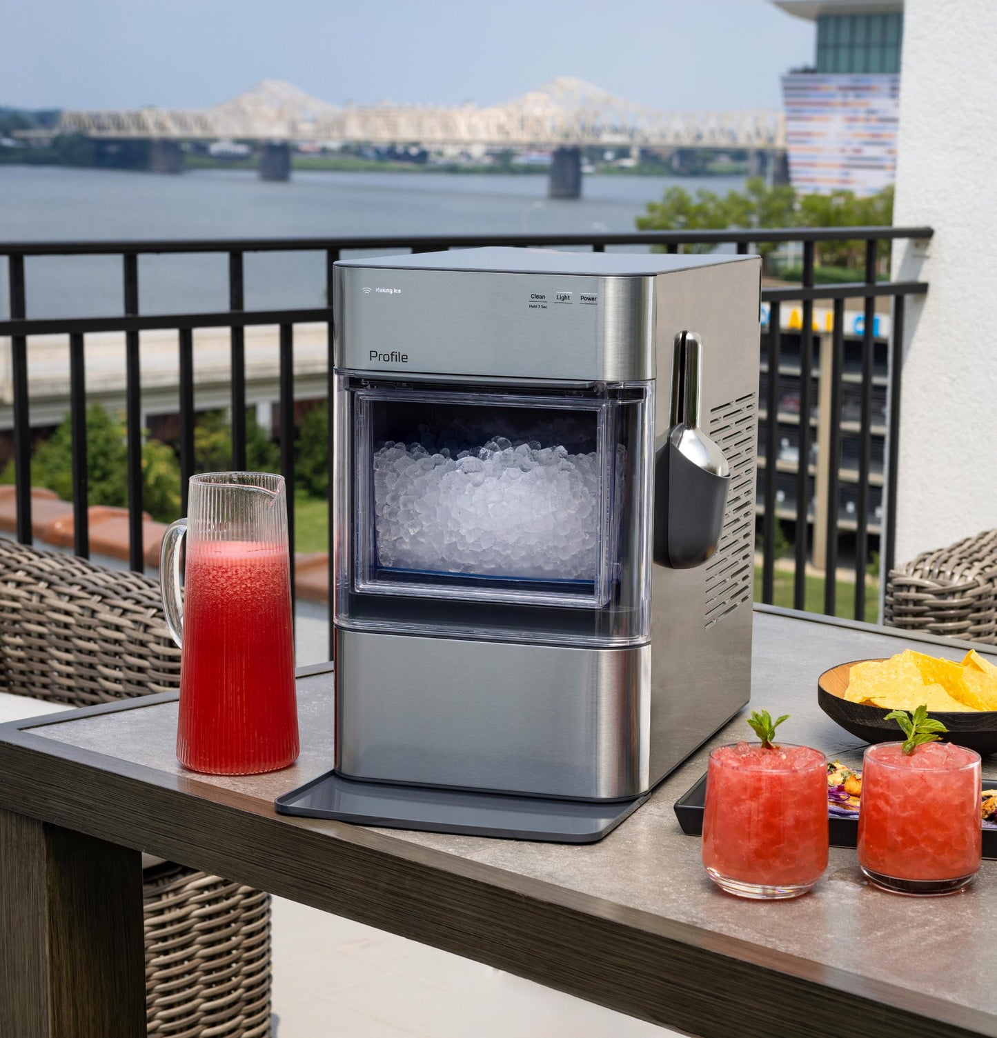 XPIO23SWSS GE Profile™ Opal™ 2.0 Ultra Nugget Ice Maker with Scale Inhibiting Filter
