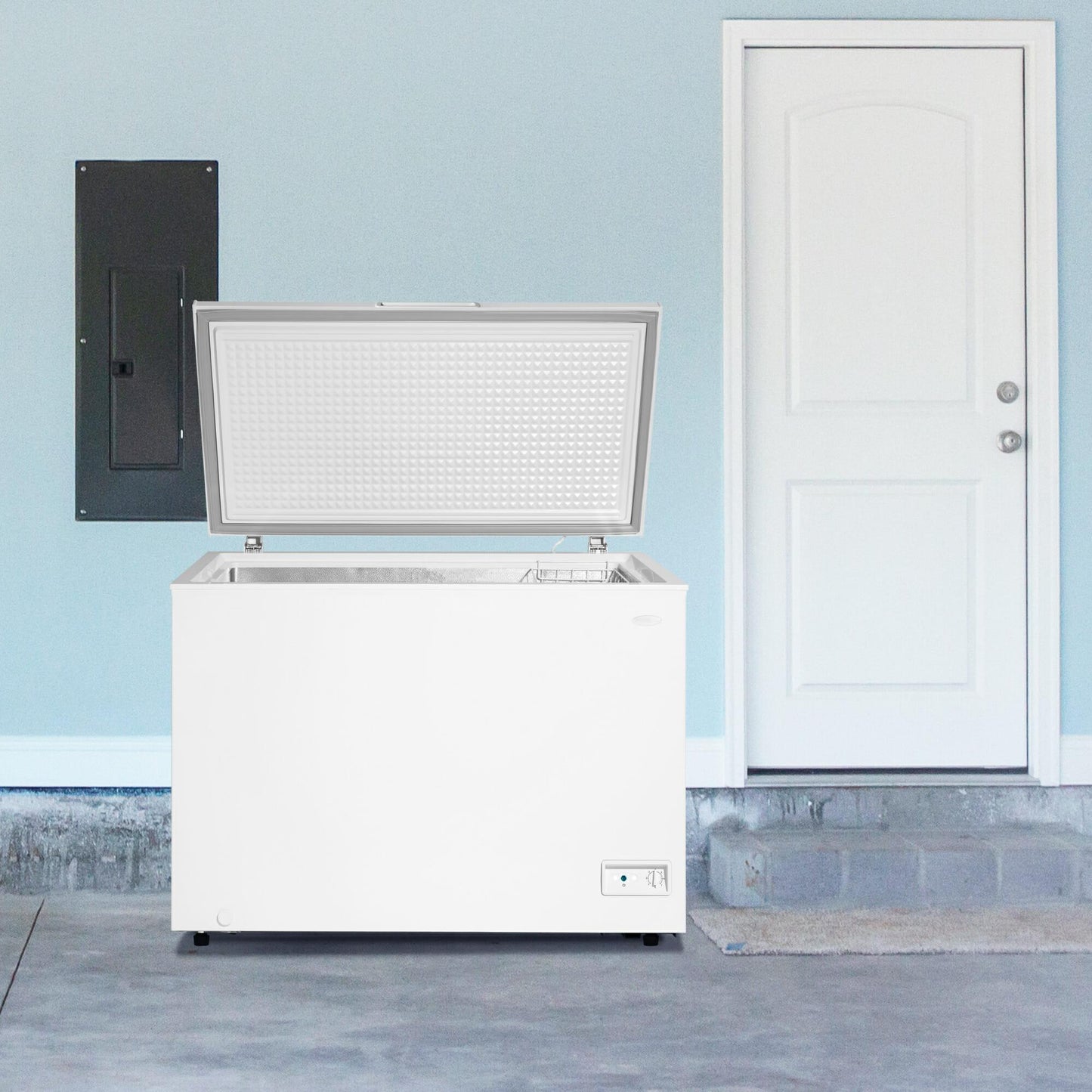 DCF100A6WM Danby 10.0 cu. ft. Square Model Chest Freezer in White