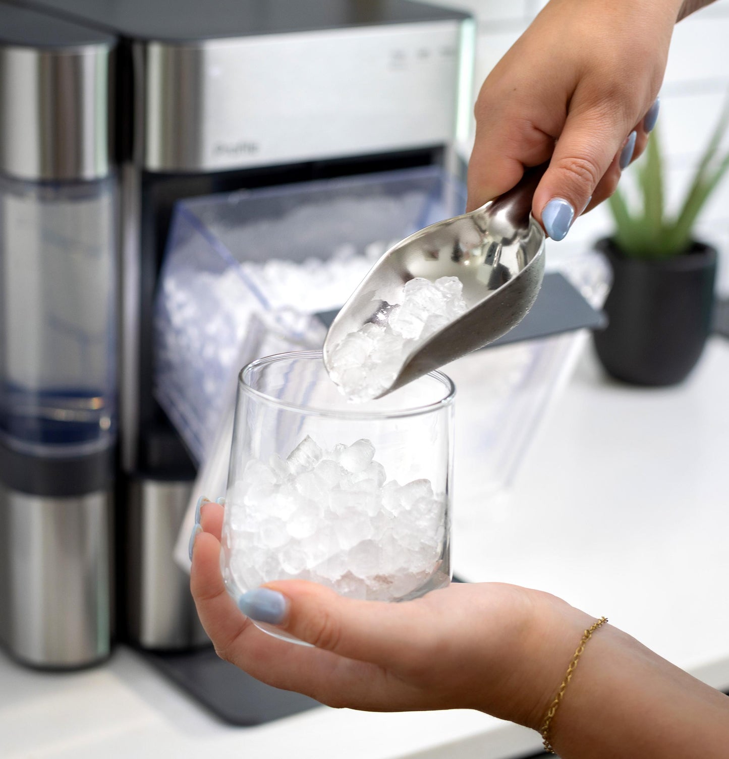 XPIO13SWSS GE Profile™ Opal™ 2.0 Ultra Nugget Ice Maker with Side Tank and Scale Inhibiting Filter