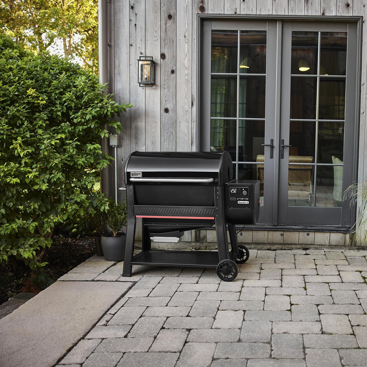 Weber 1500121 Searwood® XL 600 Pellet Grill - Black