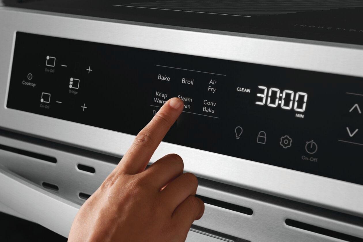 Frigidaire FCFI3082BS 30" Front Control Induction Range with Air Fry