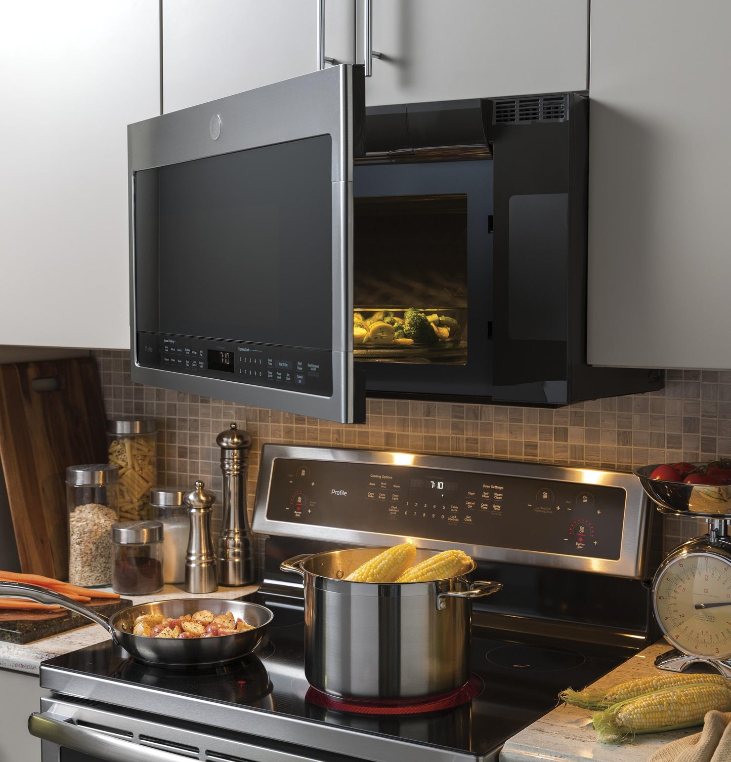 PVM9005RYSS GE Profile™ 2.1 Cu. Ft. Over-the-Range Sensor Microwave Oven