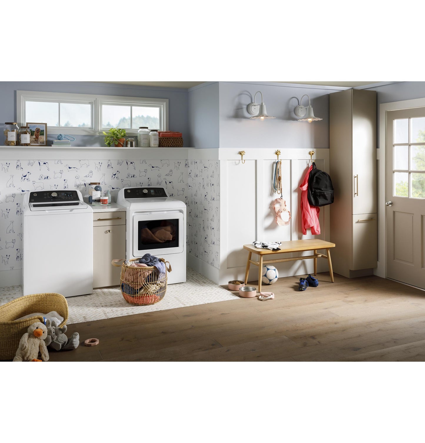 GTD58EBSVWS GE® 7.4 cu. ft. Capacity Electric Dryer with Up To 120 ft. Venting and Sensor Dry