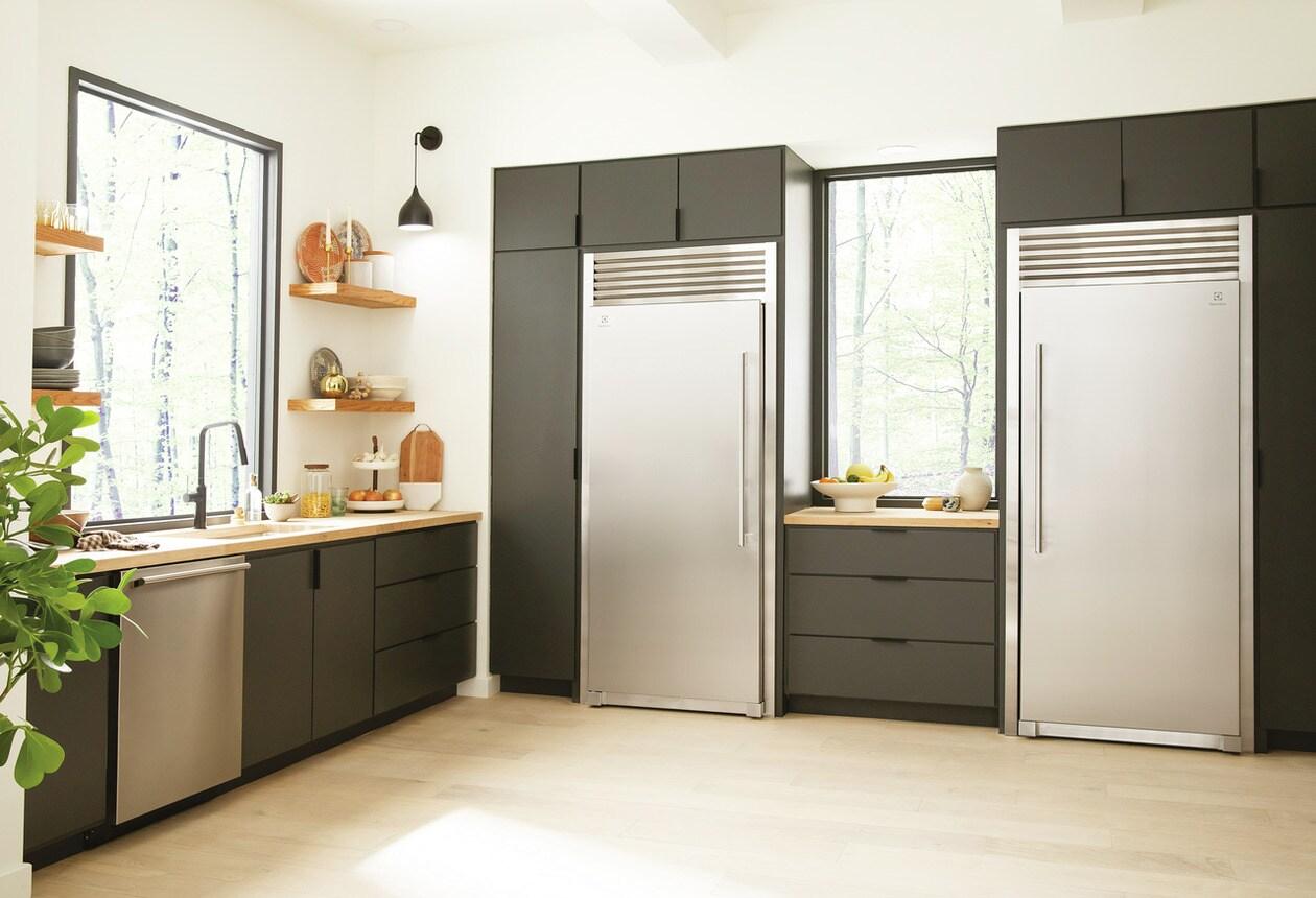 Electrolux TRMKTSS1LV84 84" Louvered Single Trim Kit