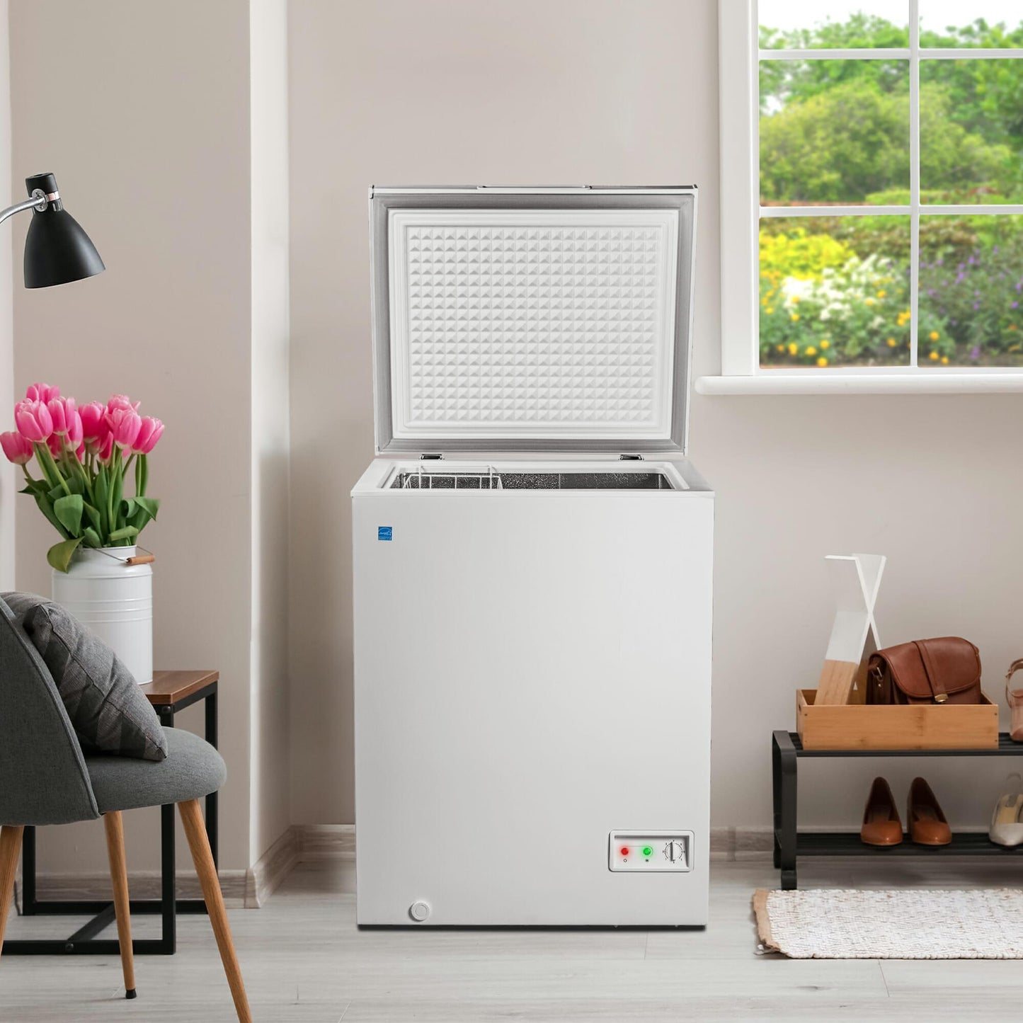 DCF050A5WDB Danby 5.0 cu. ft. Square Model Chest Freezer in White