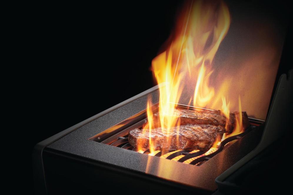 Napoleon Bbq RXT525SIBNK1 Rogue XT 525 SIB with Infrared Side Burner , Natural Gas, Black