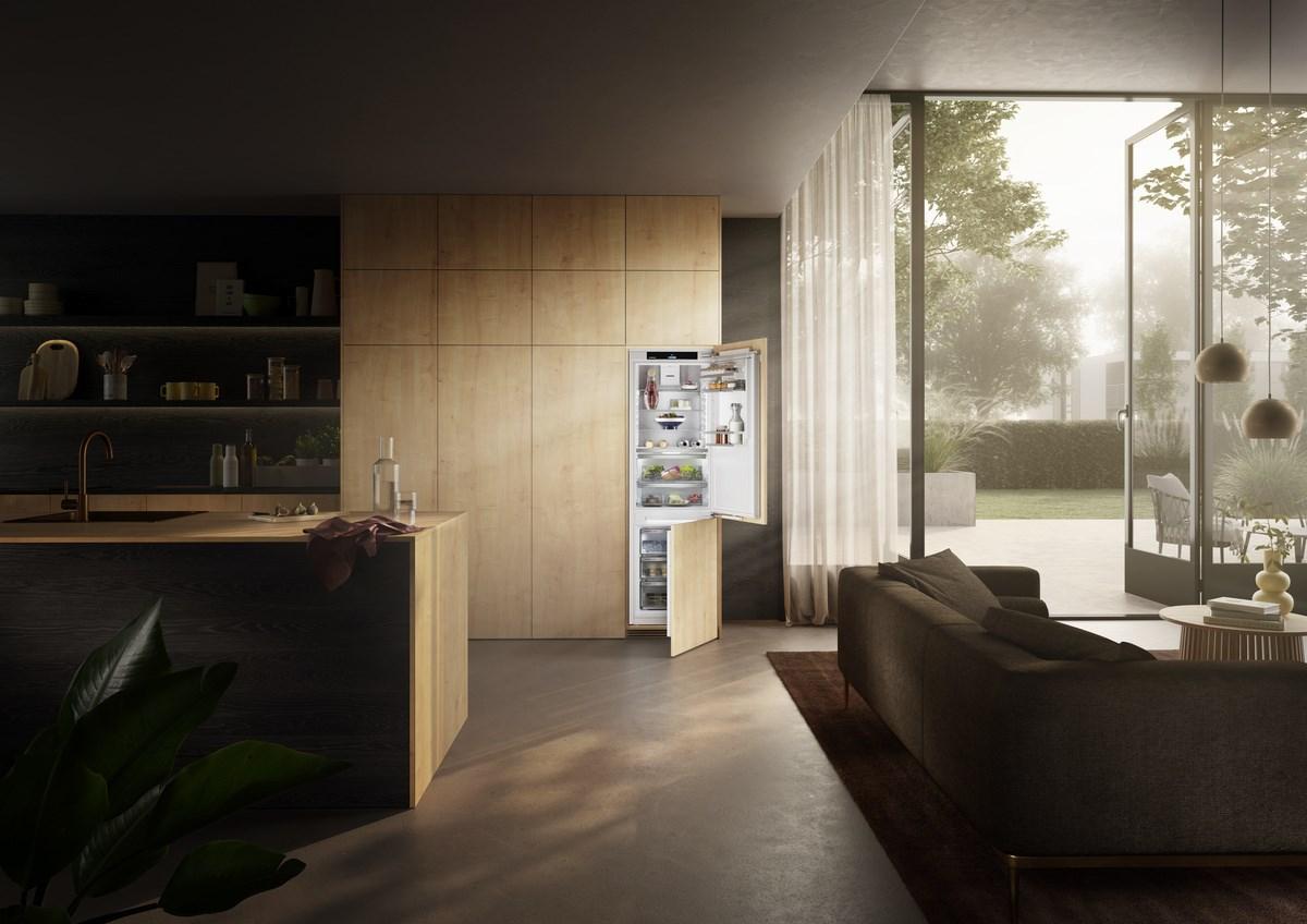Liebherr ICB5160IM Fully Integrated Bottom Freezer Refrigerator with BioFresh