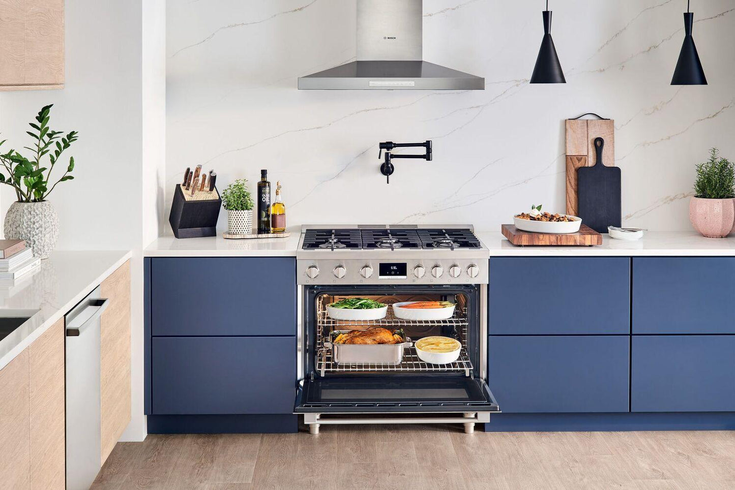 Bosch HCP56652UC 500 Series, wall-mounted cooker hood, 36'', Stainless steel