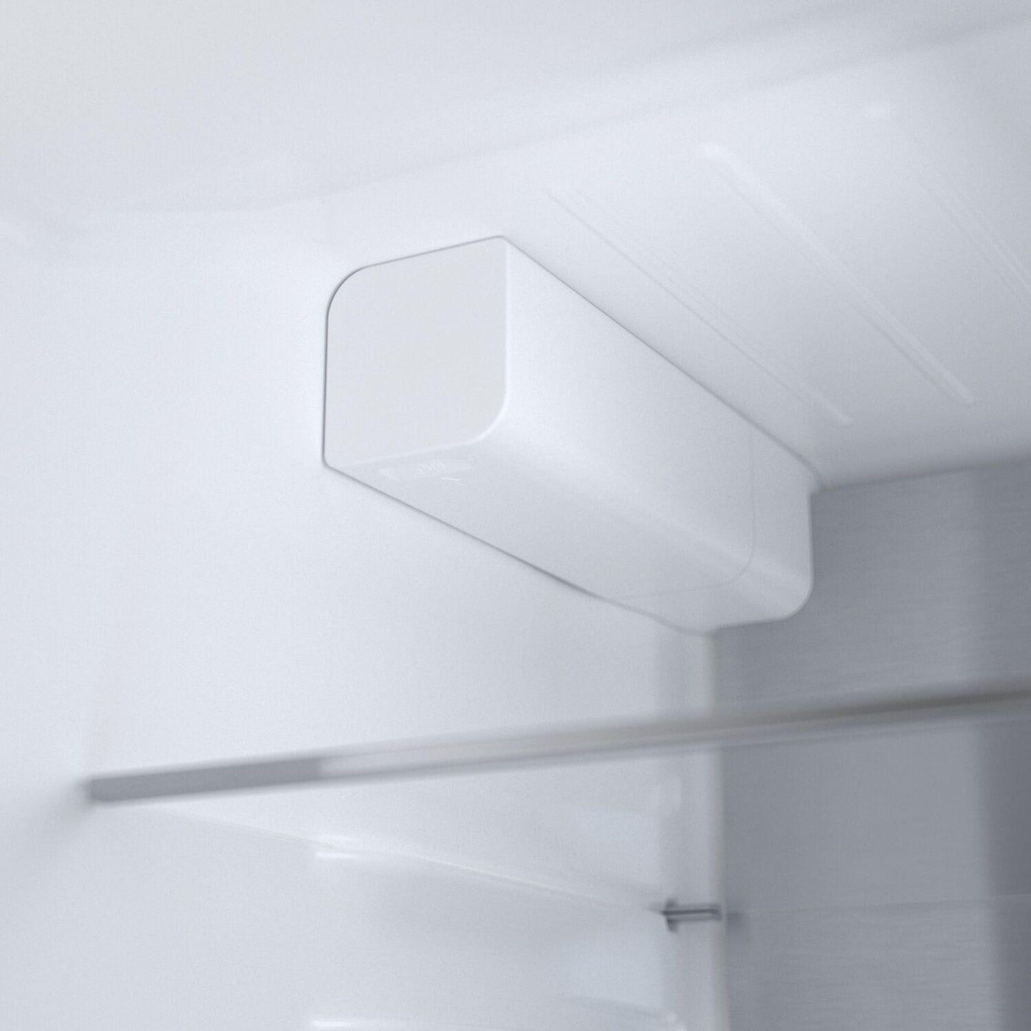 Bosch B24CB80ESW 800 Series, free-standing fridge-freezer with freezer at bottom, glass door, 24'', White, Total No Frost