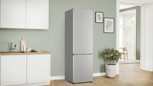 Bosch B24CB80ESS 800 Series, free-standing fridge-freezer with freezer at bottom, 24'', Brushed steel (with anti-fingerprint), Total No Frost