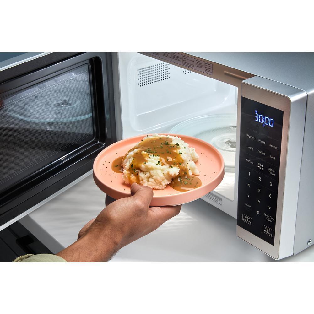 Whirlpool WMCS3018RW 0.7 cu. ft. White Countertop Microwave With Steam Clean - 700 watt