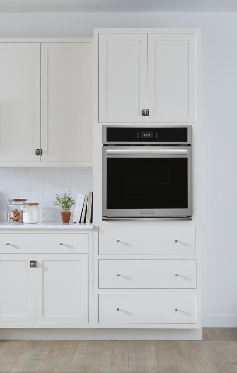 Frigidaire GCWS2767AF 27" Single Electric Wall Oven with Total Convection