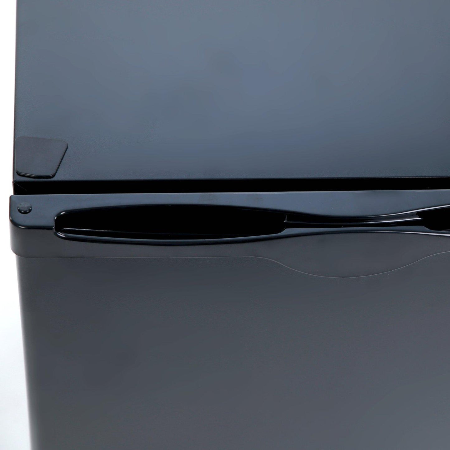 AR2416B Avanti 2.2 cu. ft. Compact Refrigerator