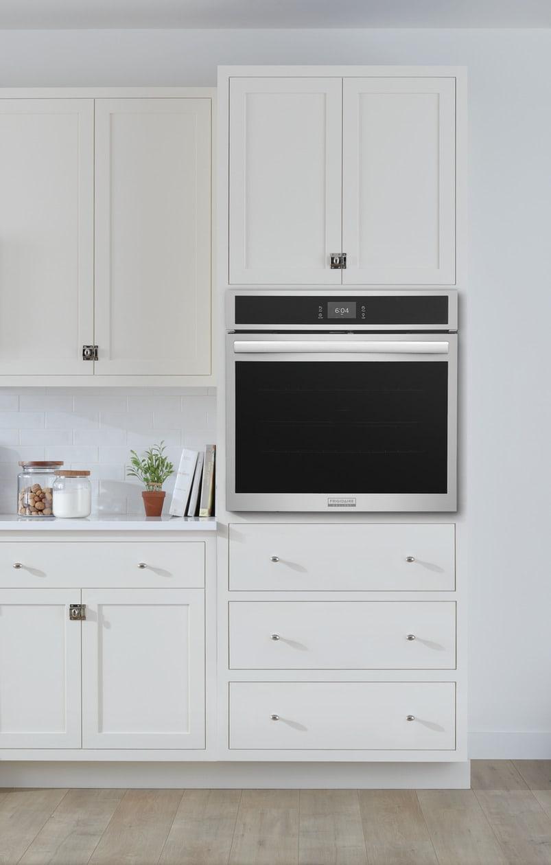 Frigidaire GCWS3067AF 30" Single Electric Wall Oven with Total Convection