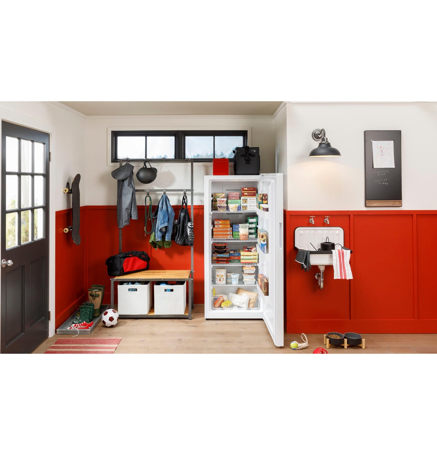 HUF13STRWW Hotpoint® 13 Cu. Ft. Frost-Free Upright Freezer