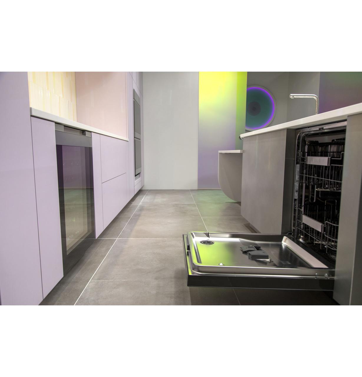 Cafe CCR06DM2PS5 Caf(eback)™ Wine Center in Platinum Glass