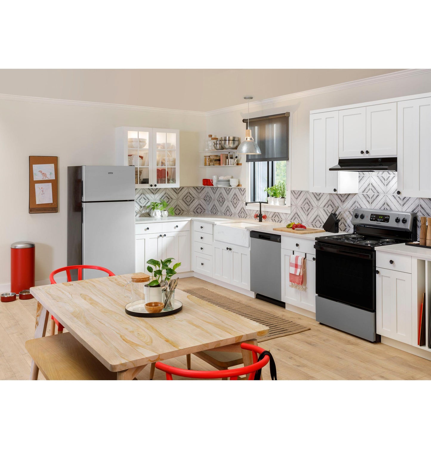 JN327HBB GE® Non-Vented Standard Range Hood