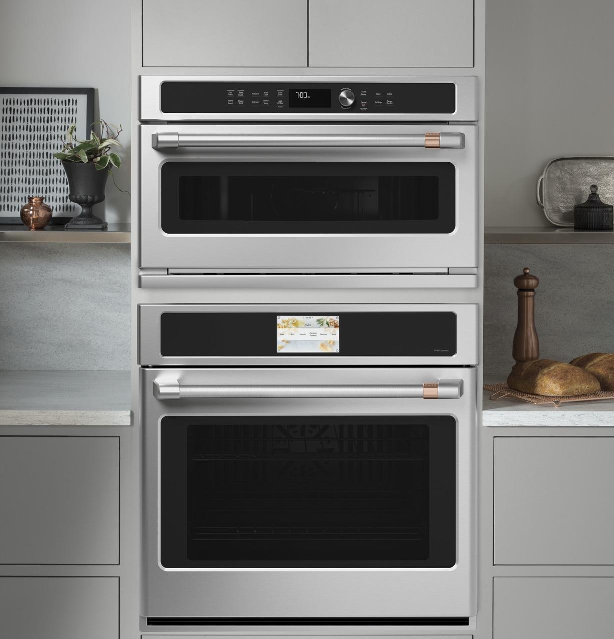 Cafe Caf(eback)™ Built-In Microwave/Convection Oven