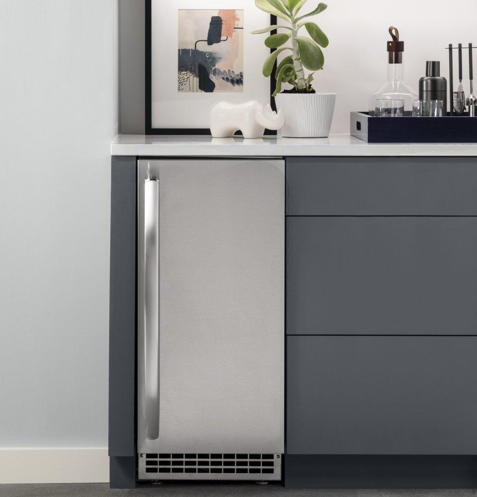 PIP70SS GE Profile™ Series Stainless Steel Ice Maker Door Kit (door panel and handle only)