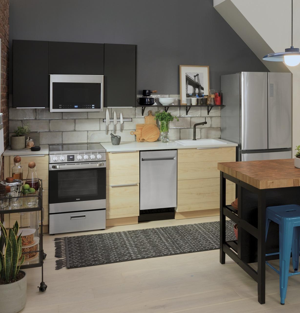 QDT125SSLSS Haier ENERGY STAR® 18" Stainless Steel Interior Dishwasher with Sanitize Cycle