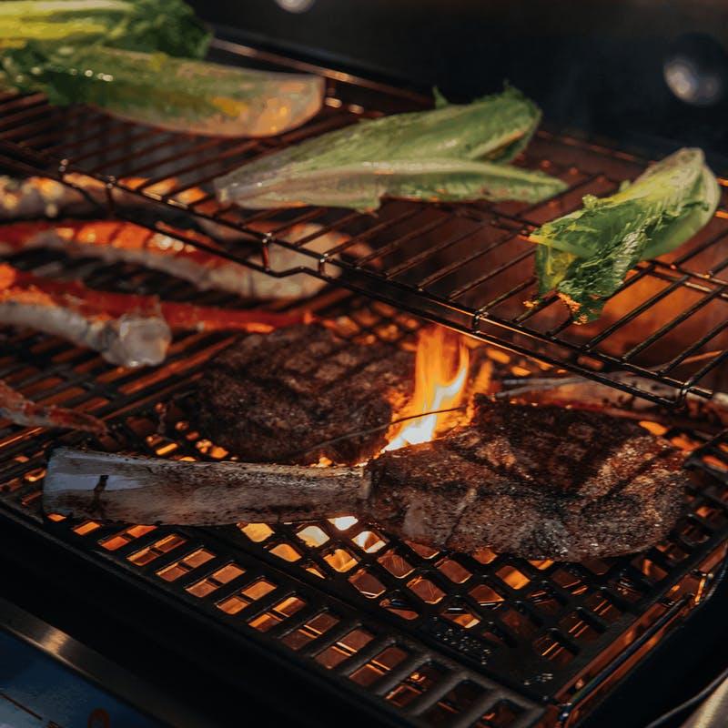 7670 WEBER CRAFTED Dual-Sided Sear Grate