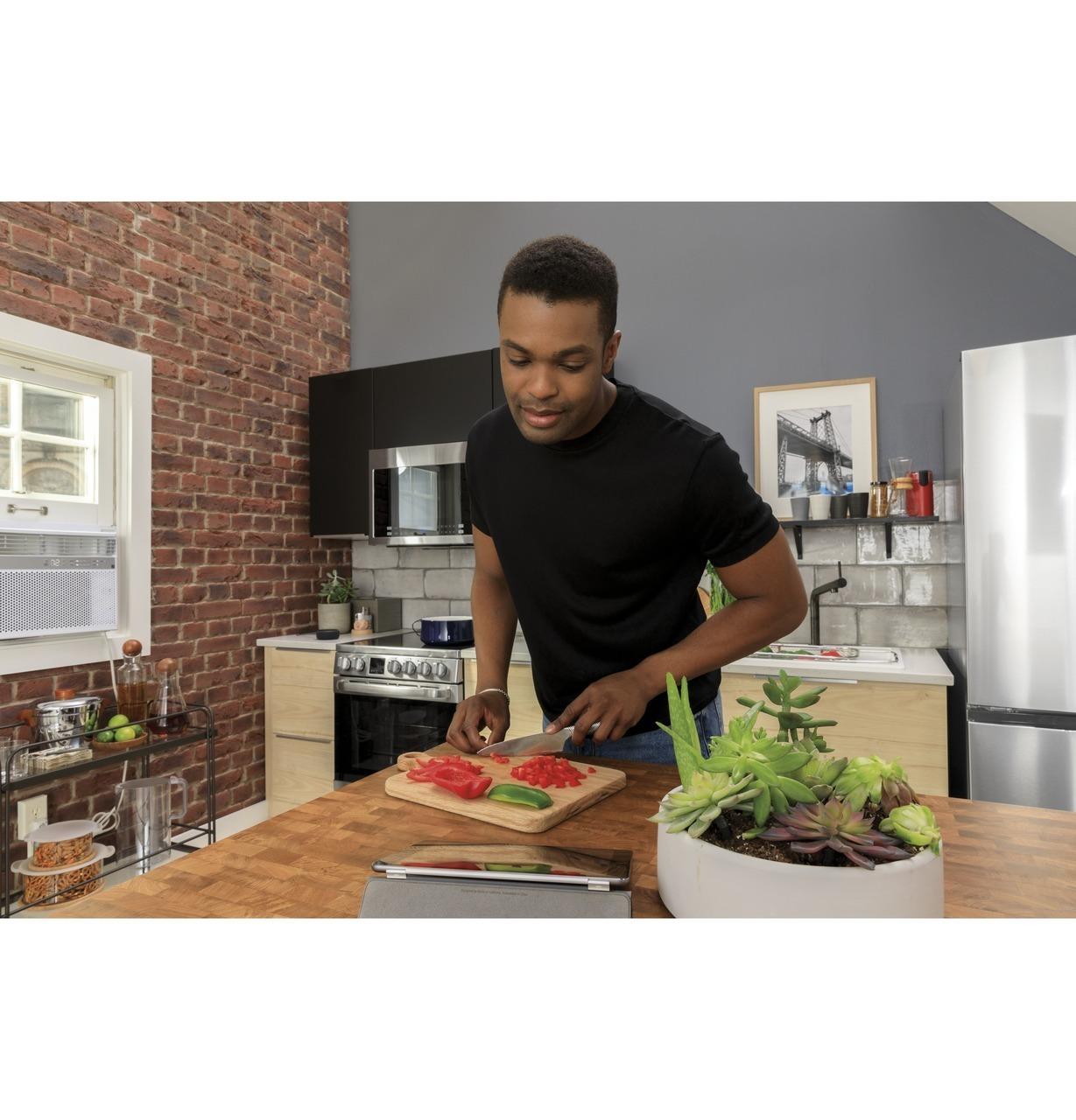 QAS740RMSS Haier ENERGY STAR® 24" 2.9 Cu. Ft. Electric Range