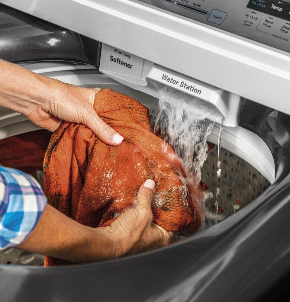 GE® 5.0 cu. ft. Capacity Smart Washer with Sanitize w/Oxi and SmartDispense