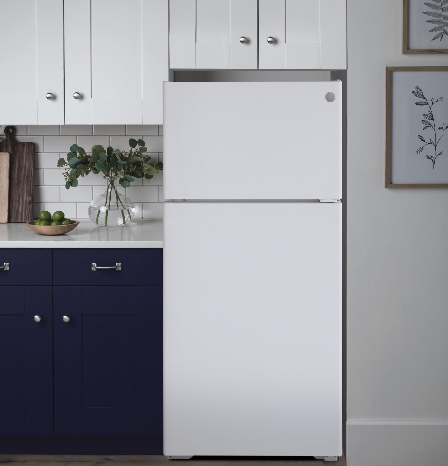 GPE17CTNRWW GE® ENERGY STAR® 16.6 Cu. Ft. Recessed Handle Top-Freezer Refrigerator