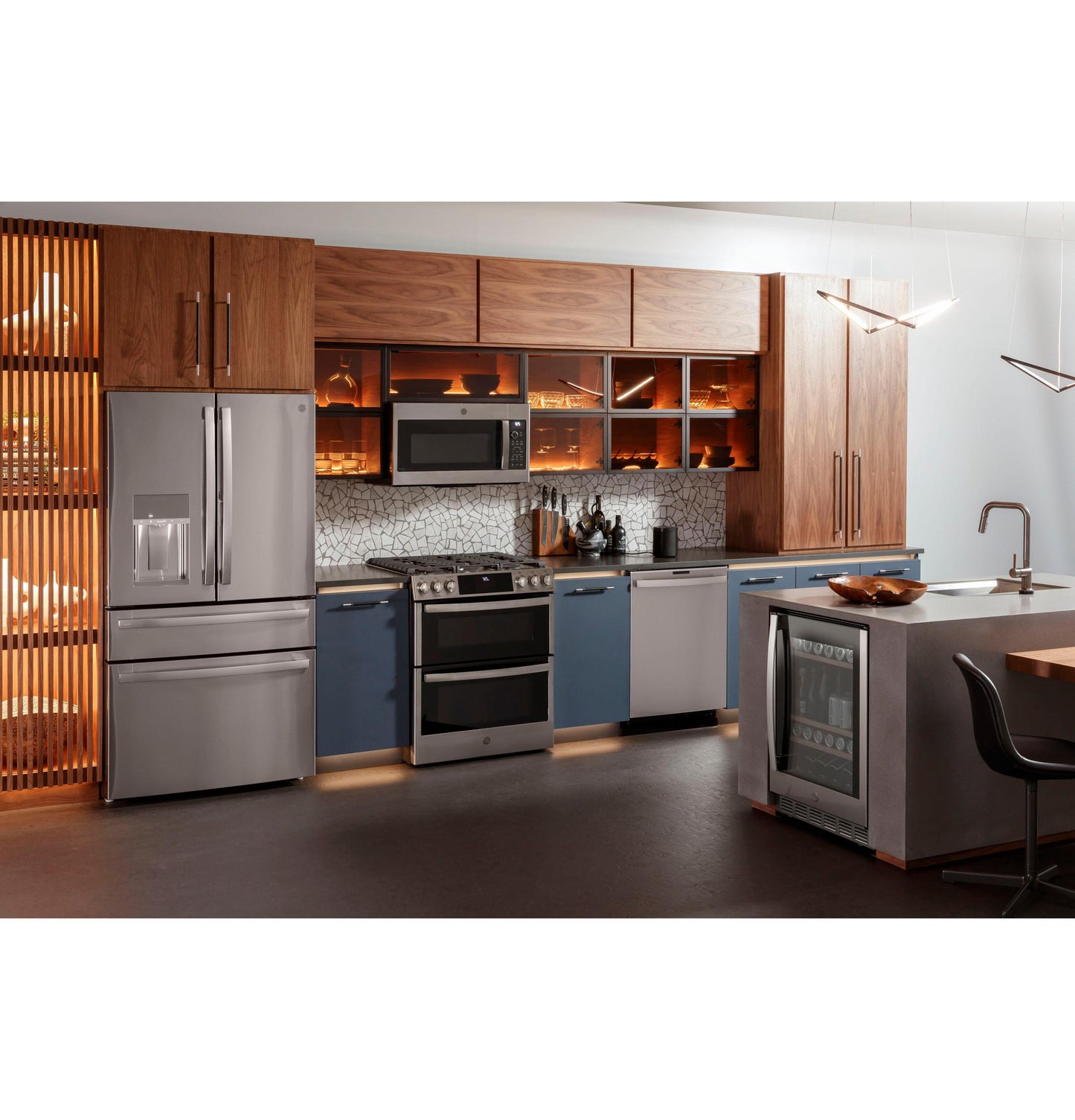 PVD28BYNFS GE Profile™ ENERGY STAR® 27.9 Cu. Ft. Smart Fingerprint Resistant 4-Door French-Door Refrigerator with Door In Door