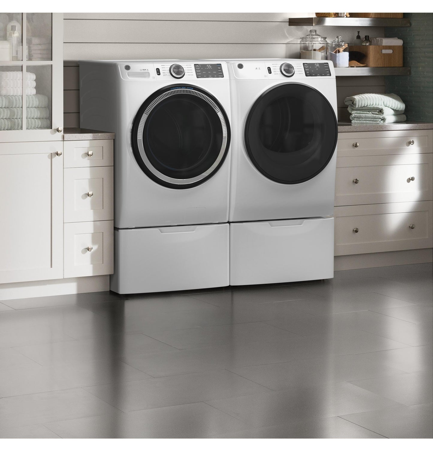 GFD55GSSNWW GE® ENERGY STAR® 7.8 cu. ft. Capacity Smart Front Load Gas Dryer with Sanitize Cycle
