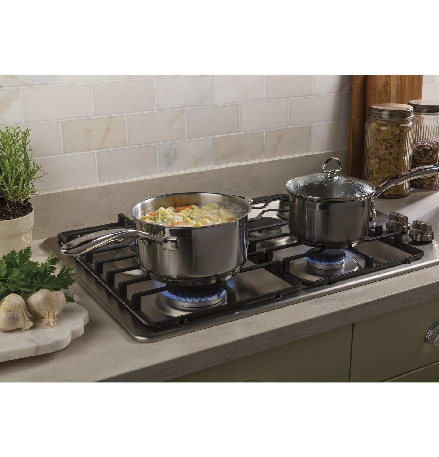 JGP3030SLSS GE® 30" Built-In Gas Cooktop with Dishwasher-Safe Grates