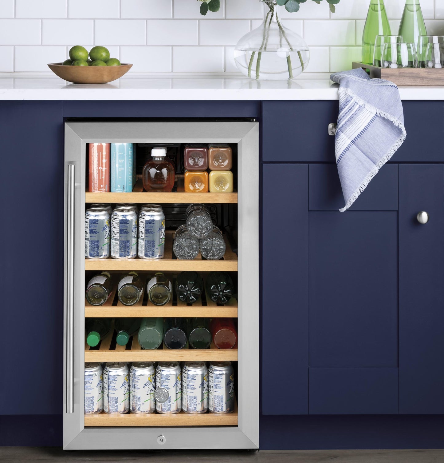 GVS04BQNSS GE® Wine Center and Beverage Center