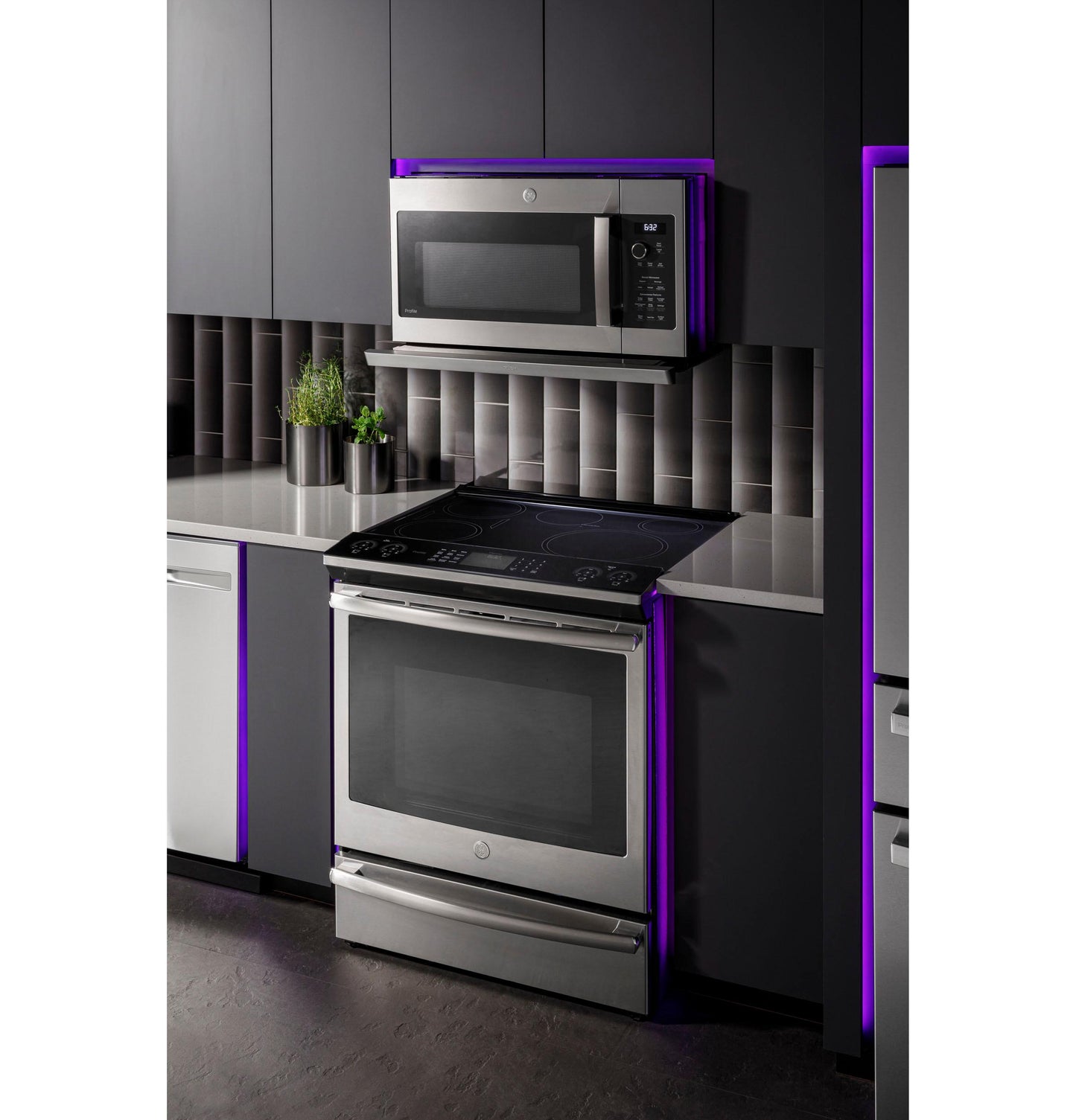 PVM9225SRSS GE Profile™ 2.2 Cu. Ft. Over-the-Range Sensor Microwave Oven