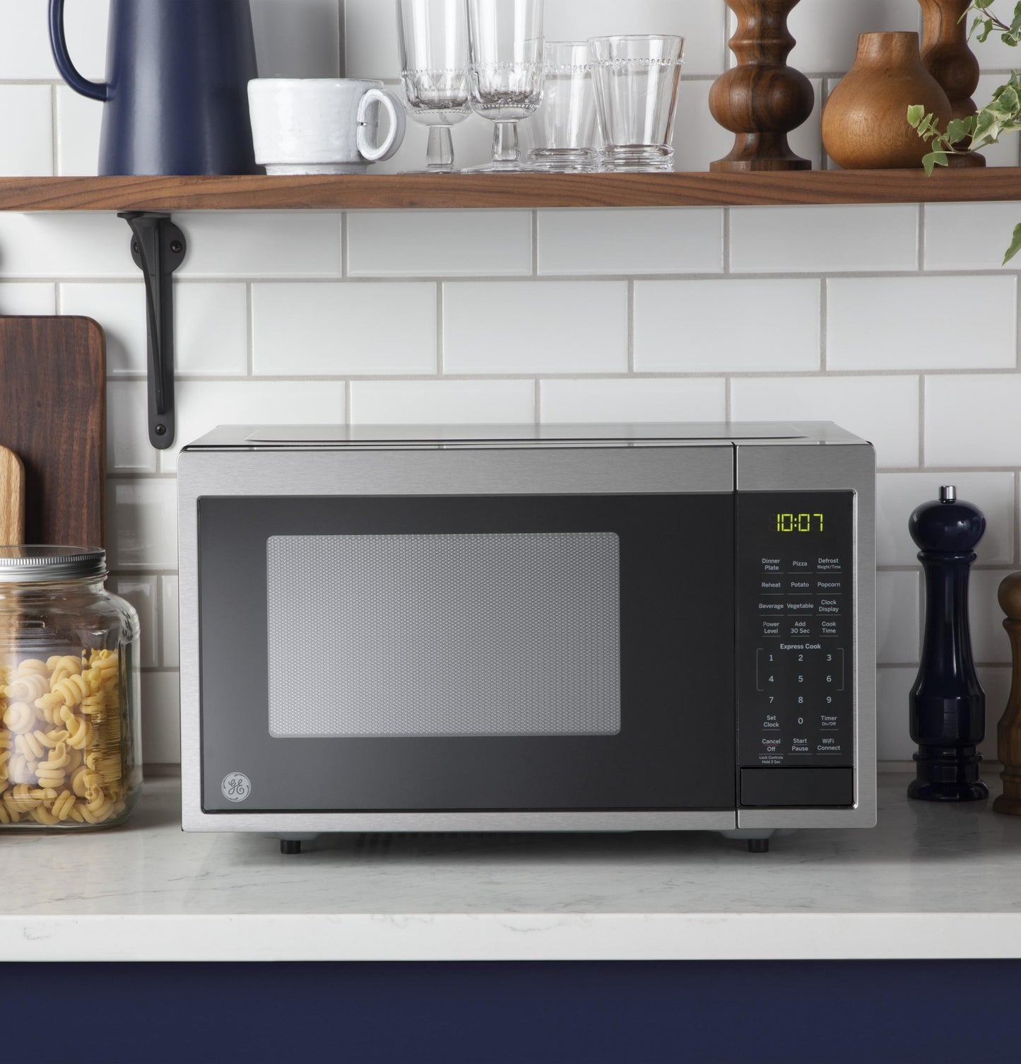 JES1097SMSS GE® 0.9 Cu. Ft. Capacity Smart Countertop Microwave Oven with Scan-To-Cook Technology