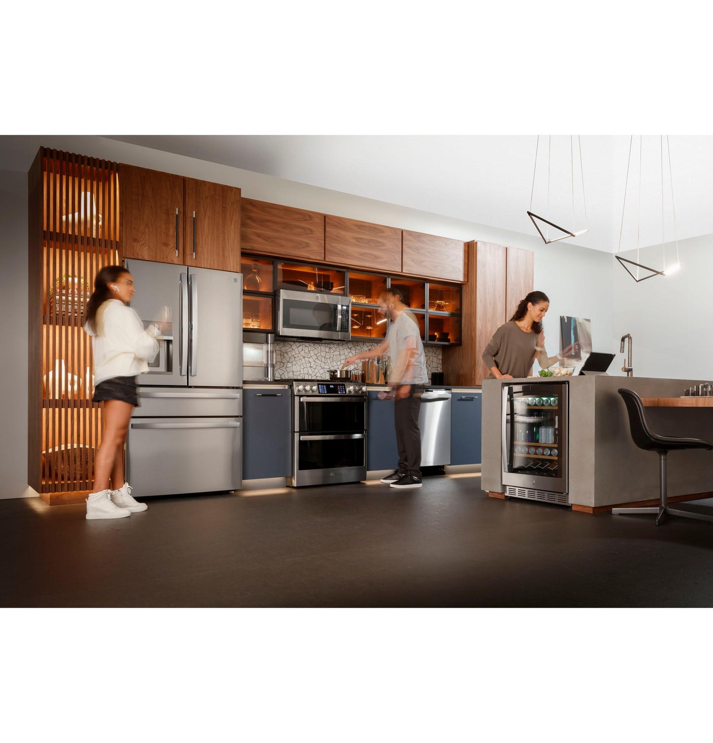 PVD28BYNFS GE Profile™ ENERGY STAR® 27.9 Cu. Ft. Smart Fingerprint Resistant 4-Door French-Door Refrigerator with Door In Door