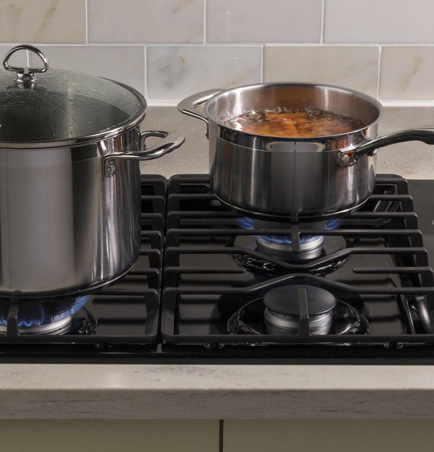 JGP3030DLBB GE® 30" Built-In Gas Cooktop with Dishwasher-Safe Grates