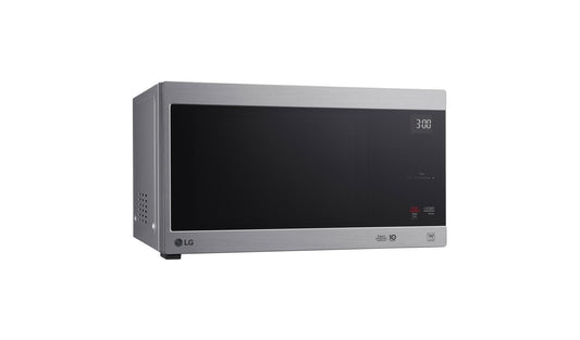 Lg 1.5 cu. ft. NeoChef™ Countertop Microwave with Smart Inverter and EasyClean®