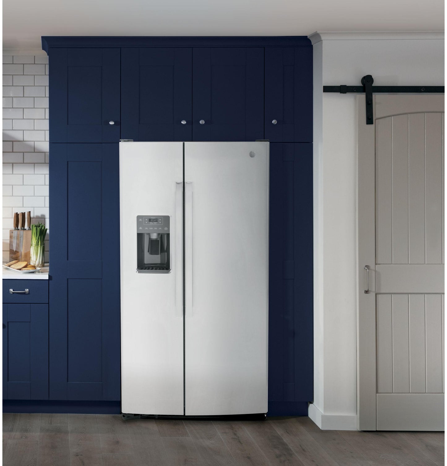 GSS25GYPFS GE 25.3 Cu. Ft. Side-By-Side Refrigerator