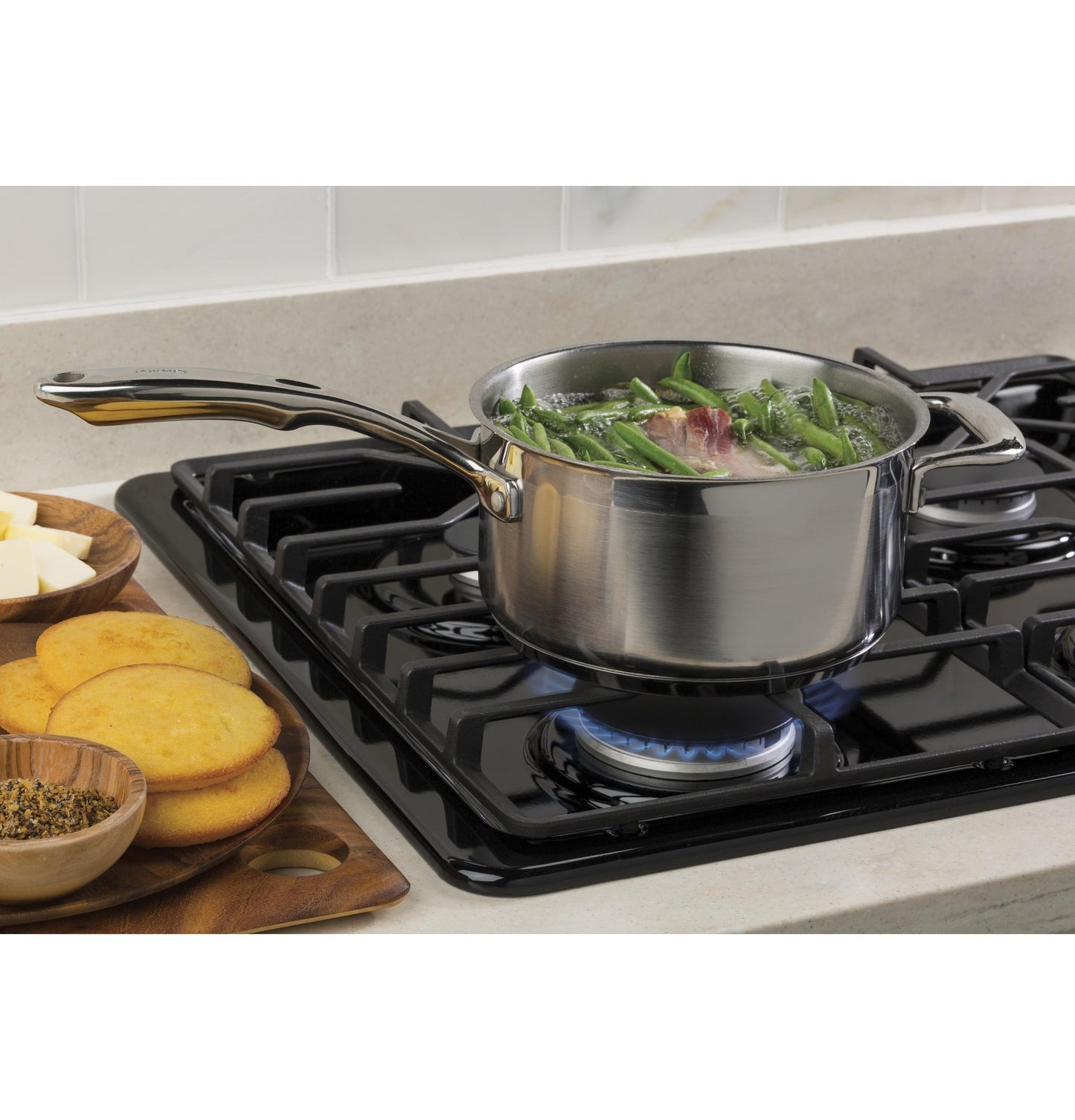 JGP3030DLBB GE® 30" Built-In Gas Cooktop with Dishwasher-Safe Grates