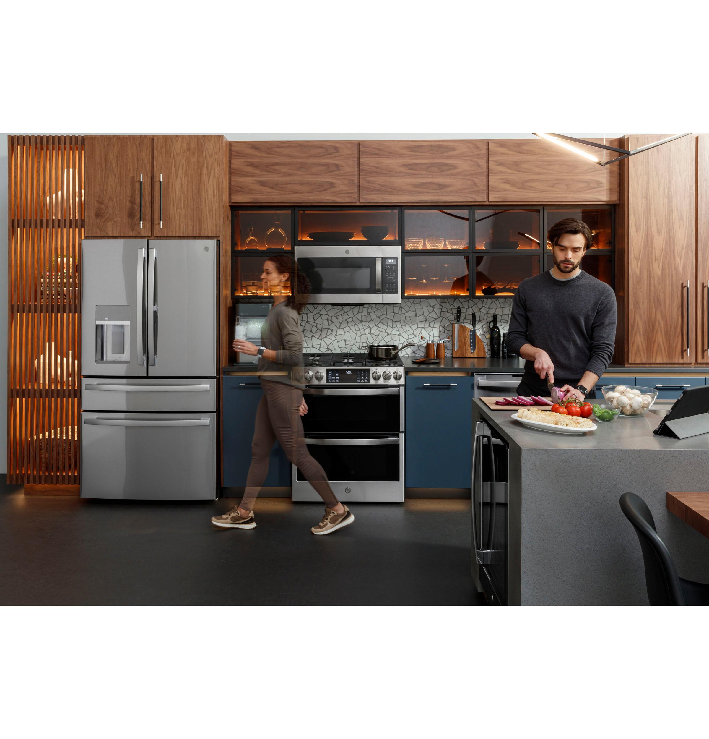 PVS06BSPSS GE Profile™ 155-Can or 52-Bottle Beverage Center