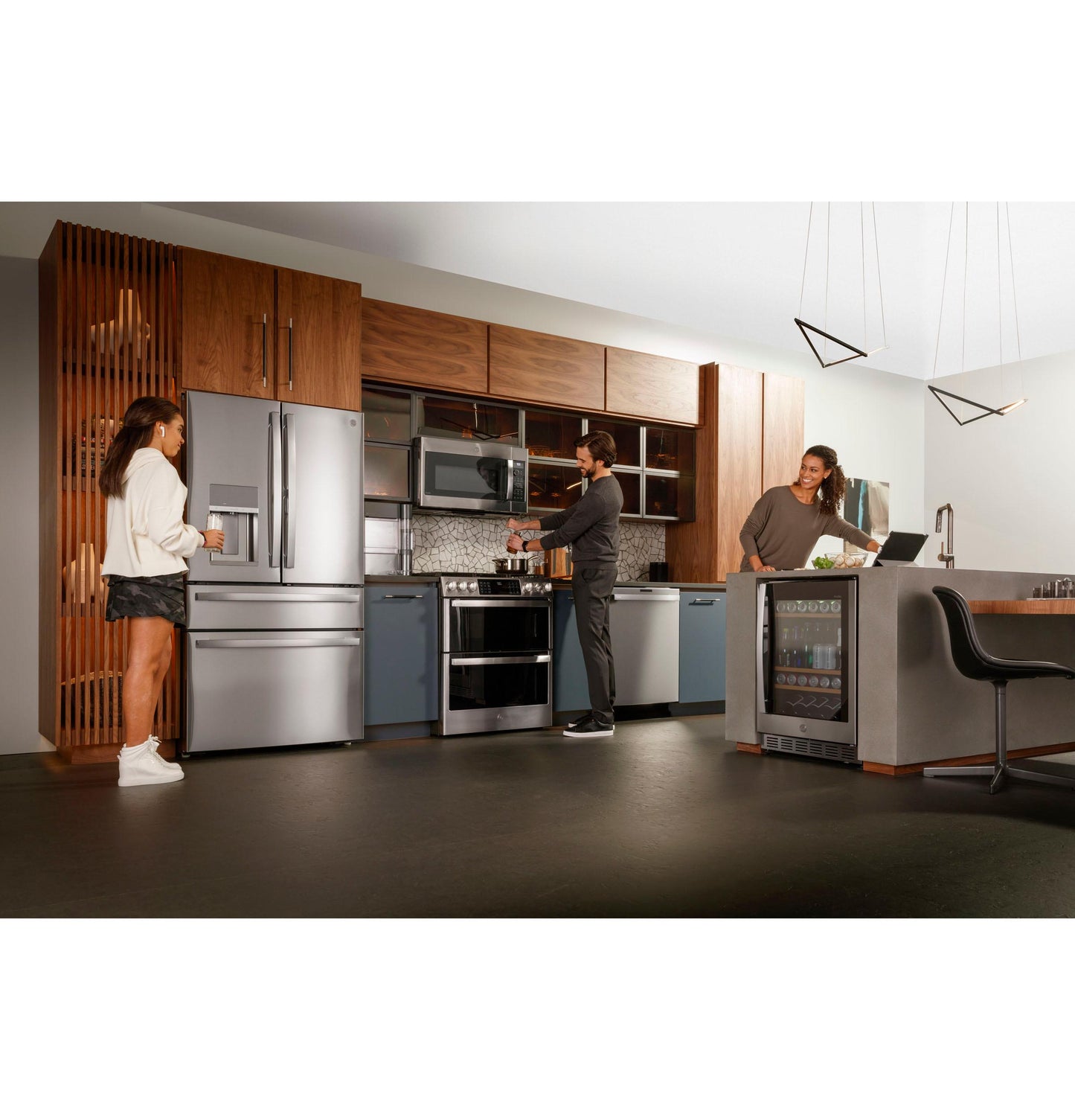 PVD28BYNFS GE Profile™ ENERGY STAR® 27.9 Cu. Ft. Smart Fingerprint Resistant 4-Door French-Door Refrigerator with Door In Door