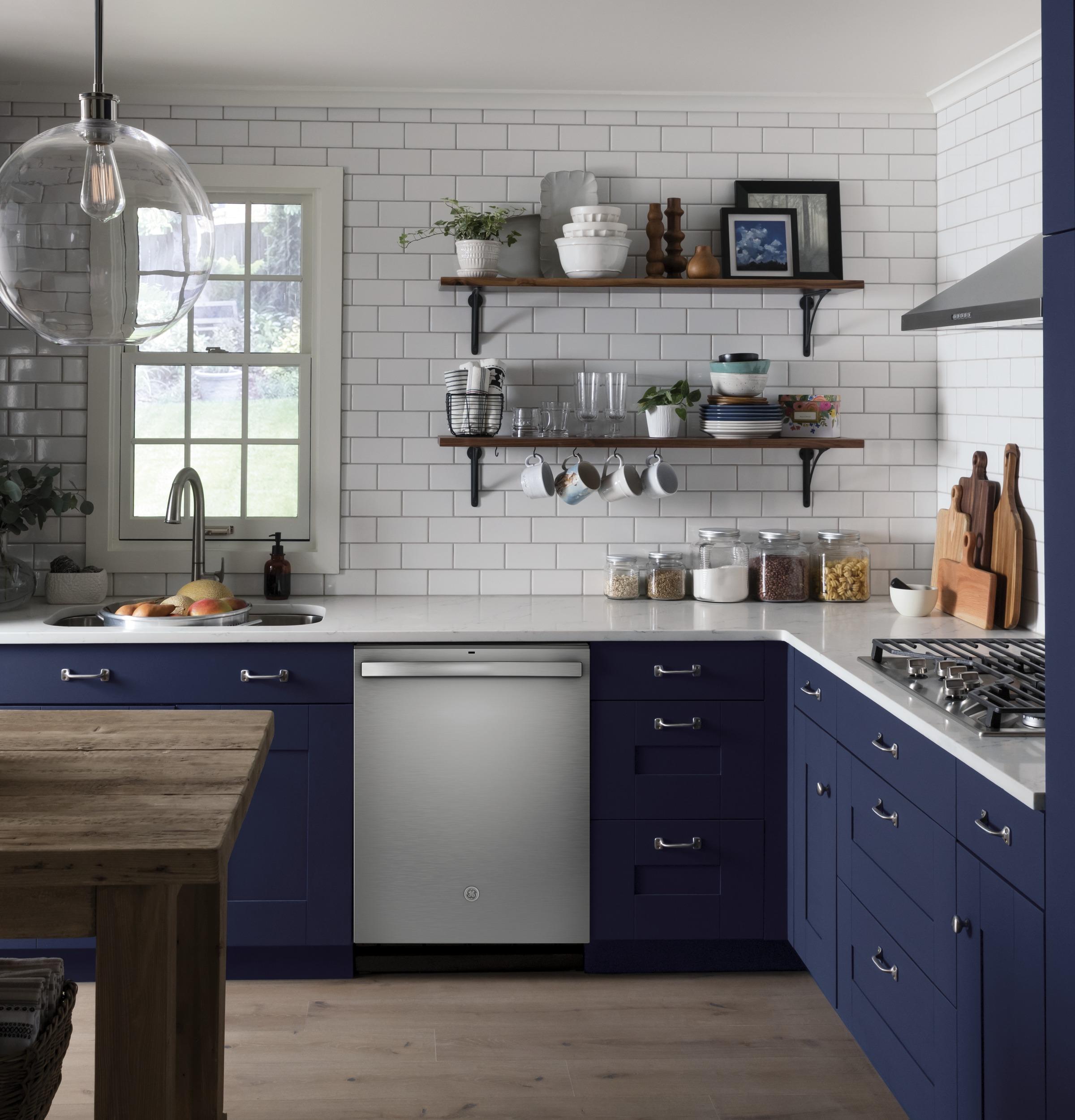 GE® Fingerprint Resistant Top Control with Stainless Steel Interior Dishwasher with Sanitize Cycle & Dry Boost with Fan Assist
