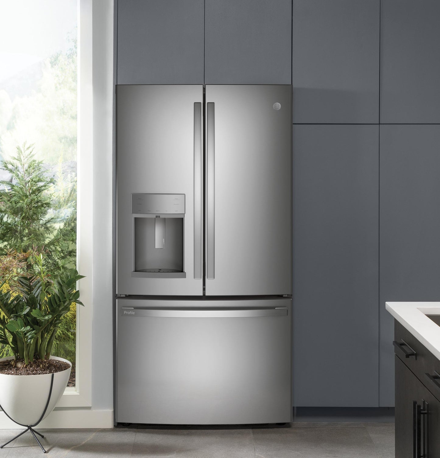 PFE28KYNFS GE Profile™ ENERGY STAR® 27.7 Cu. Ft. Fingerprint Resistant French-Door Refrigerator with Hands-Free AutoFill